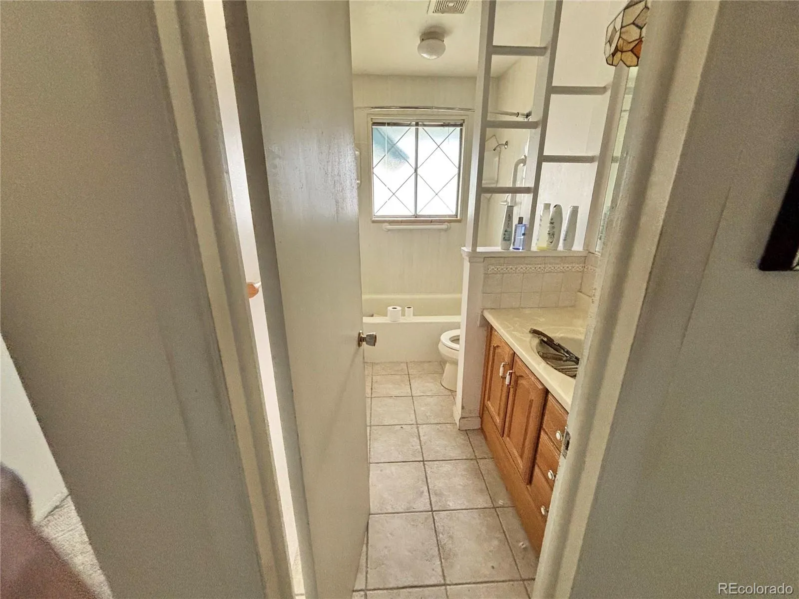 7600 S Kit Carson Drive Centennial CO 80122 | MLS #REC8535744 05272026023747 1600 5
