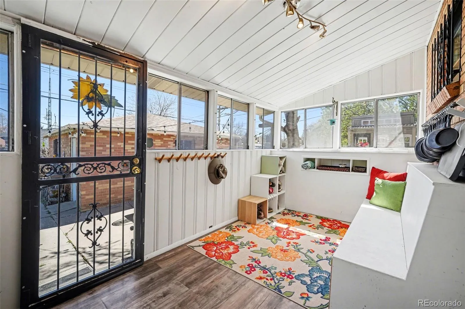 04072026003958 1600 20