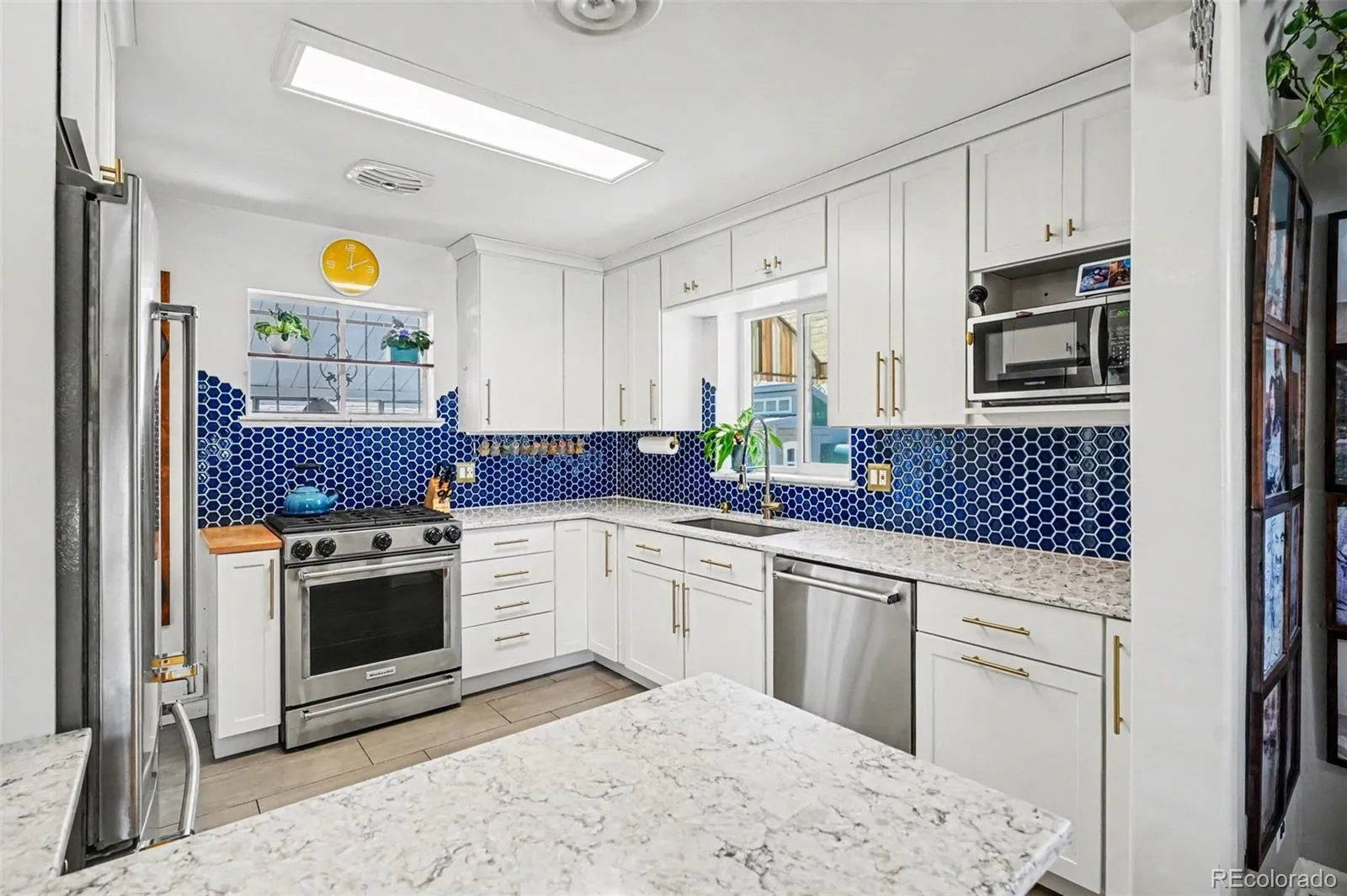 04072026003958 1600 9