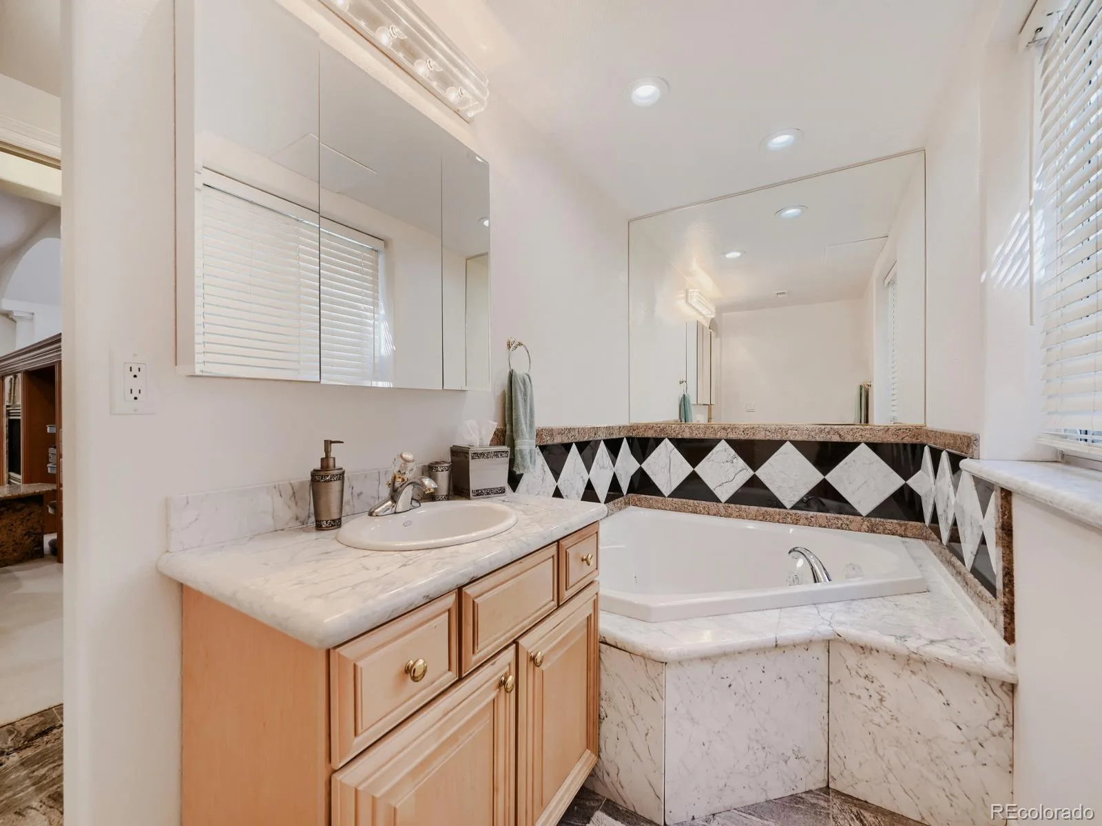 7526 Routt Lane Arvada CO 80005 MLS #REC8537145 06252026225630 1600 27