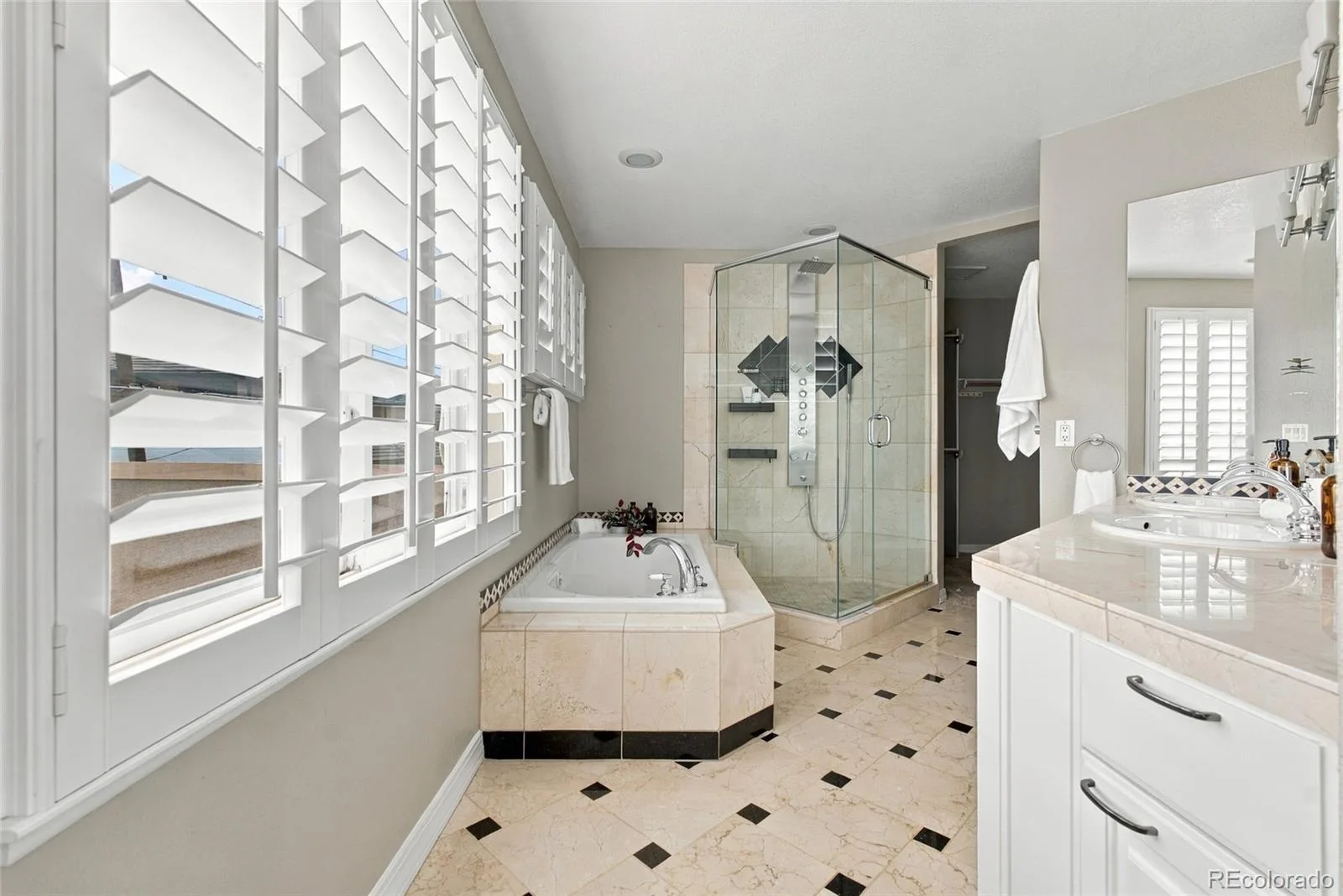 519 Madison Street Denver CO 80206 | MLS #REC8551293 09252026184941 1600 23