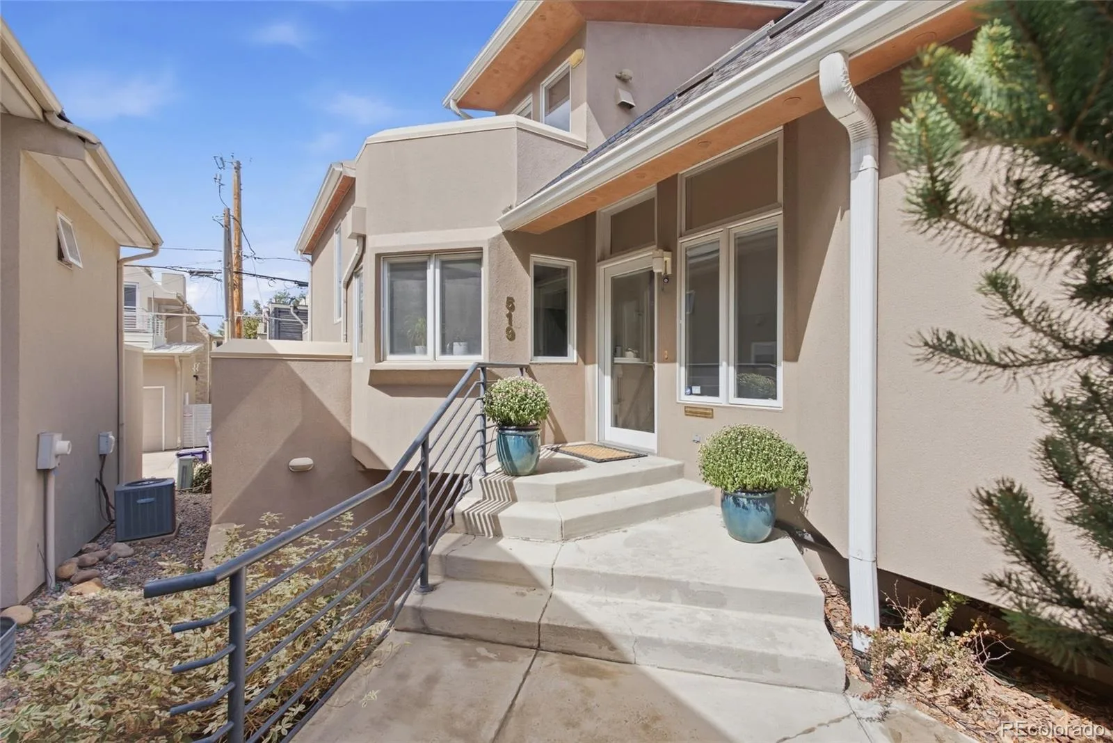519 Madison Street Denver CO 80206 | MLS #REC8551293 09252026184941 1600 44
