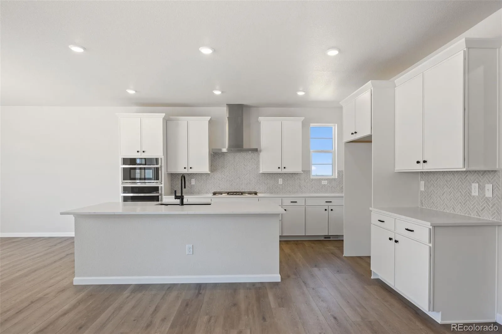 24376 E 35th Drive Aurora CO 80019 | MLS #REC8551469 07142026202601 1600 10