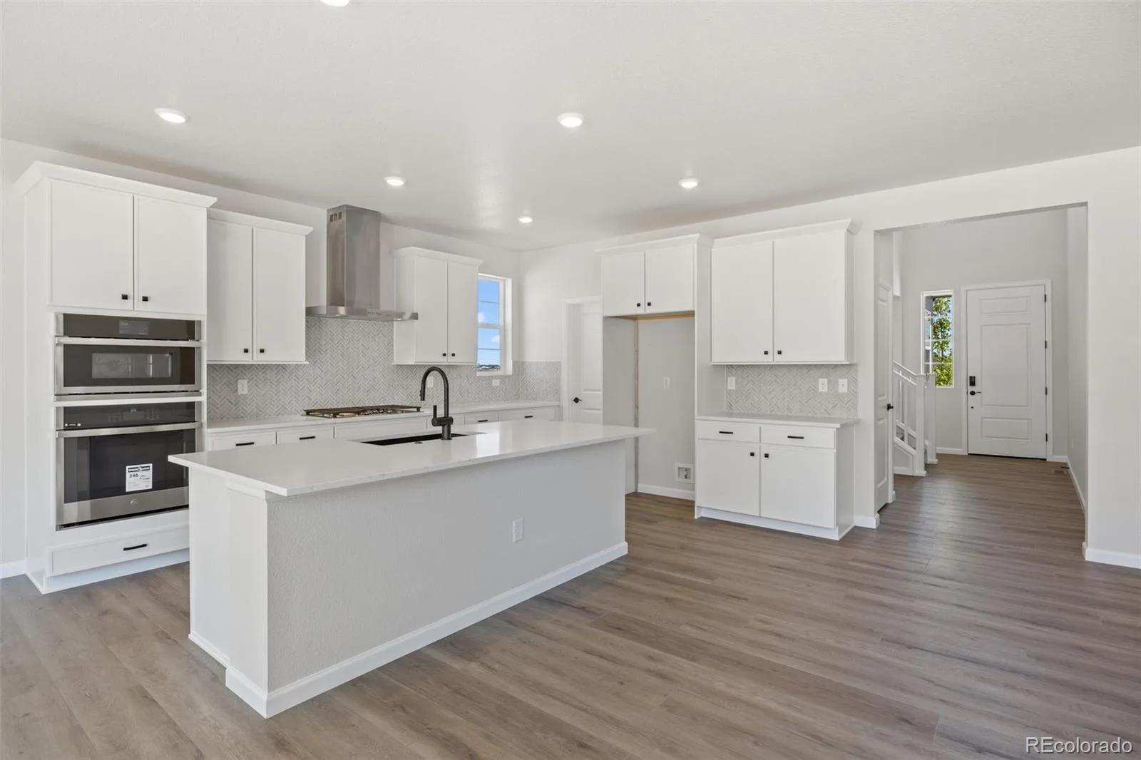 24376 E 35th Drive Aurora CO 80019 | MLS #REC8551469 07142026202601 1600 11