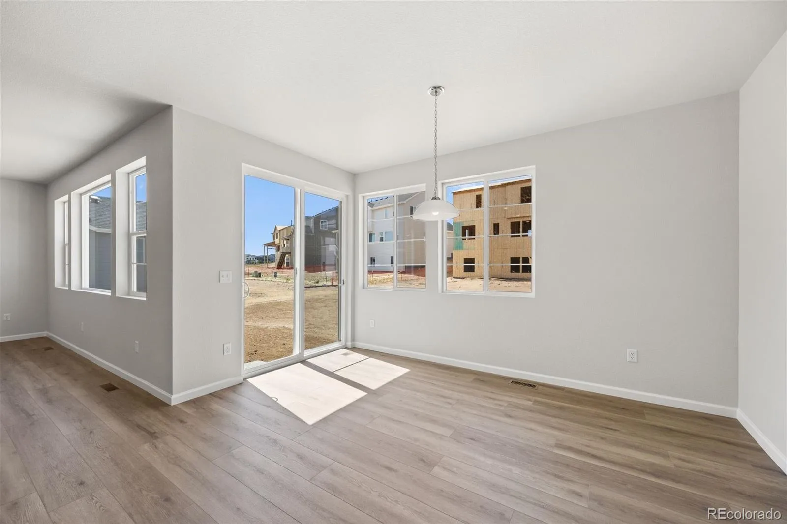 24376 E 35th Drive Aurora CO 80019 | MLS #REC8551469 07142026202601 1600 17