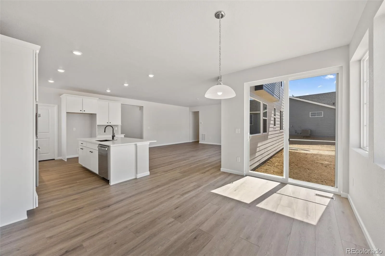 24376 E 35th Drive Aurora CO 80019 | MLS #REC8551469 07142026202601 1600 18