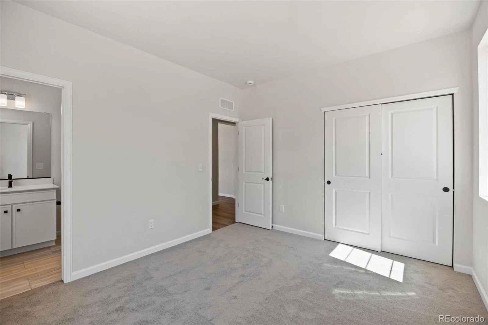 24376 E 35th Drive Aurora CO 80019 | MLS #REC8551469 07142026202601 1600 21