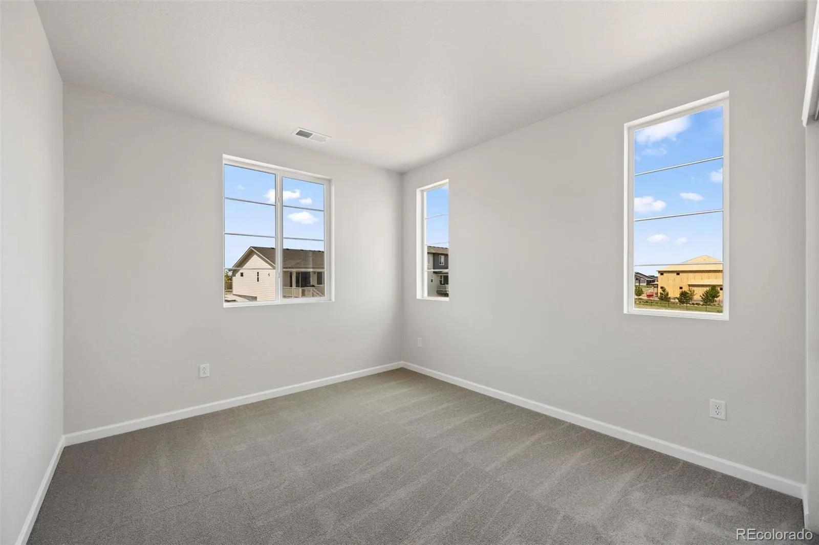 24376 E 35th Drive Aurora CO 80019 | MLS #REC8551469 07142026202601 1600 24