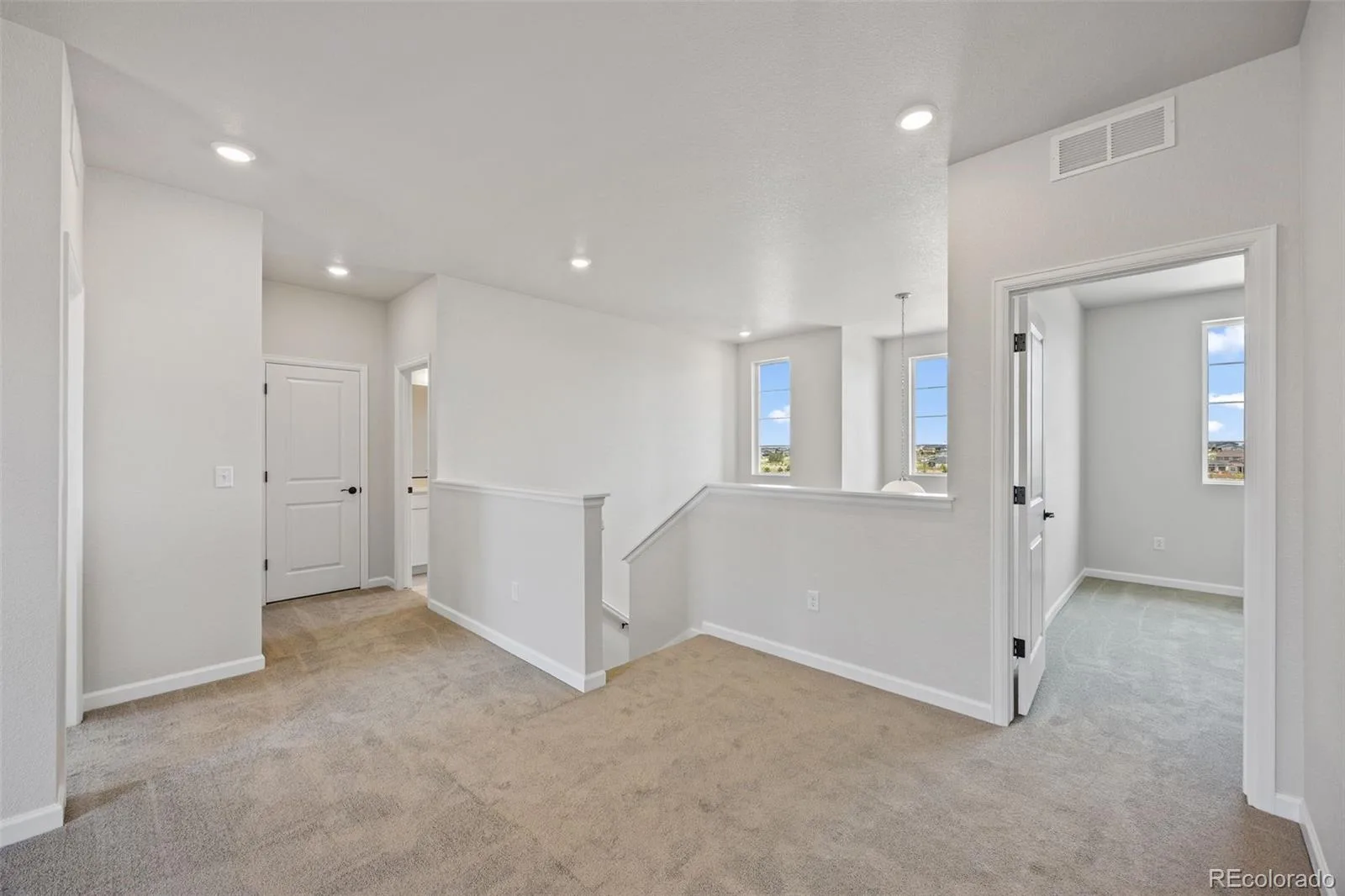 24376 E 35th Drive Aurora CO 80019 | MLS #REC8551469 07142026202601 1600 28