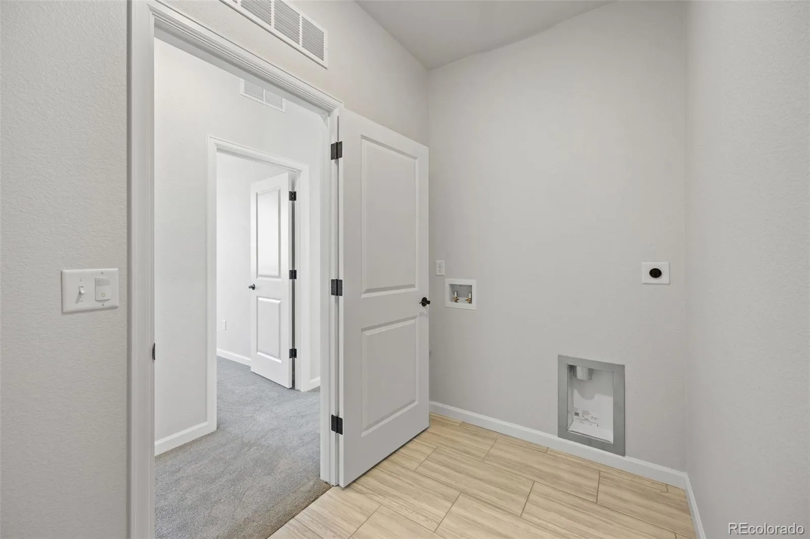 24376 E 35th Drive Aurora CO 80019 | MLS #REC8551469 07142026202601 1600 30
