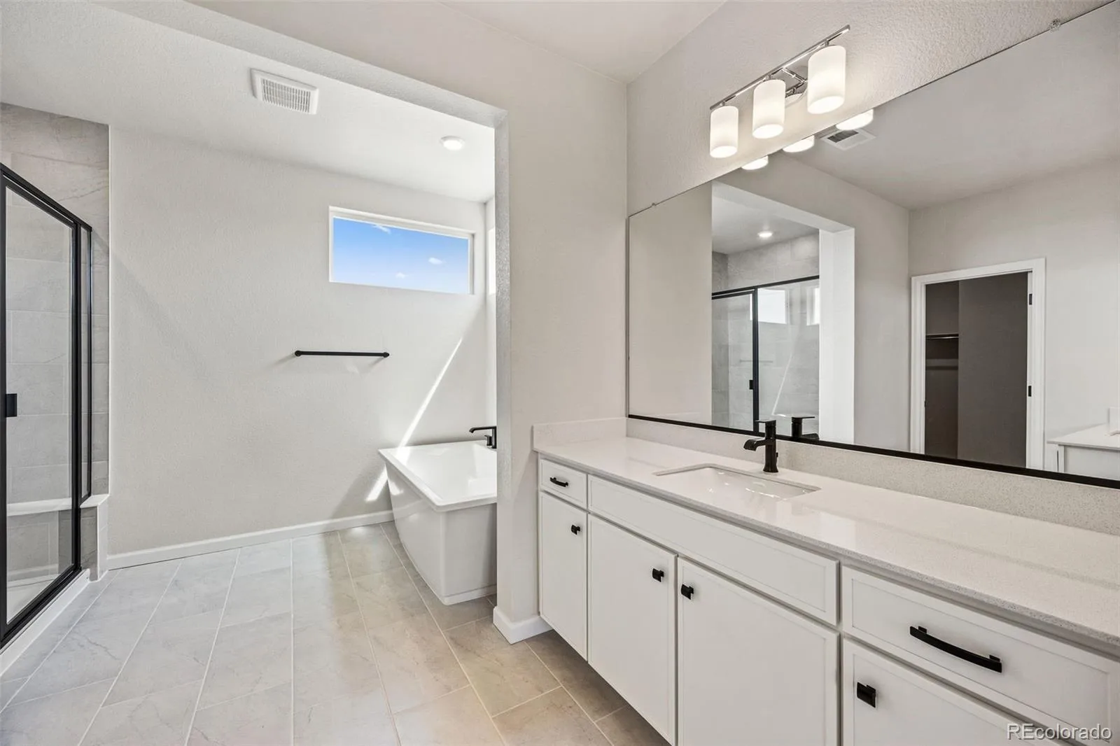 24376 E 35th Drive Aurora CO 80019 | MLS #REC8551469 07142026202601 1600 33