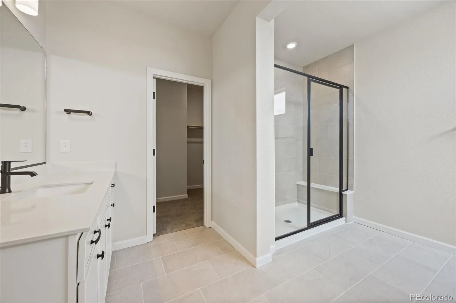 24376 E 35th Drive Aurora CO 80019 | MLS #REC8551469 07142026202601 1600 34