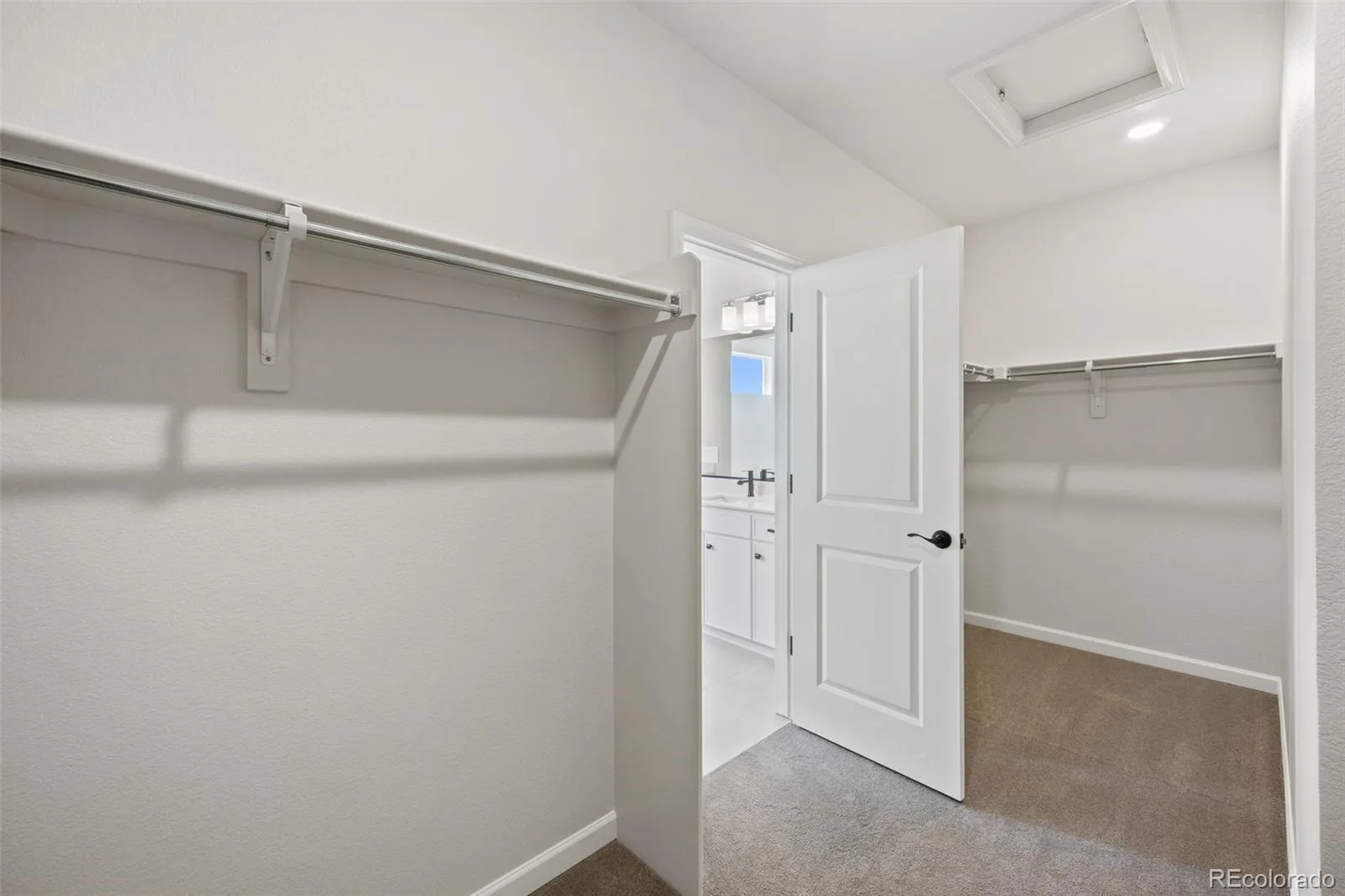 24376 E 35th Drive Aurora CO 80019 | MLS #REC8551469 07142026202601 1600 39