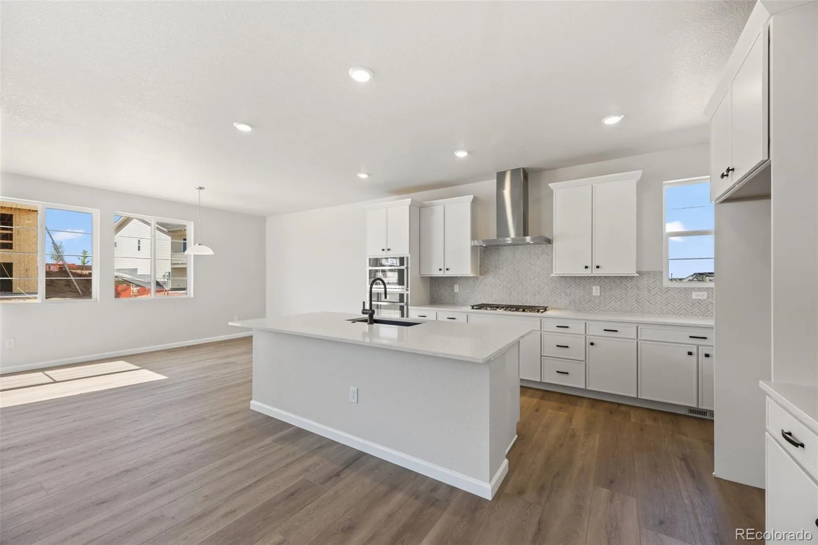 24376 E 35th Drive Aurora CO 80019 | MLS #REC8551469 07142026202601 1600 9