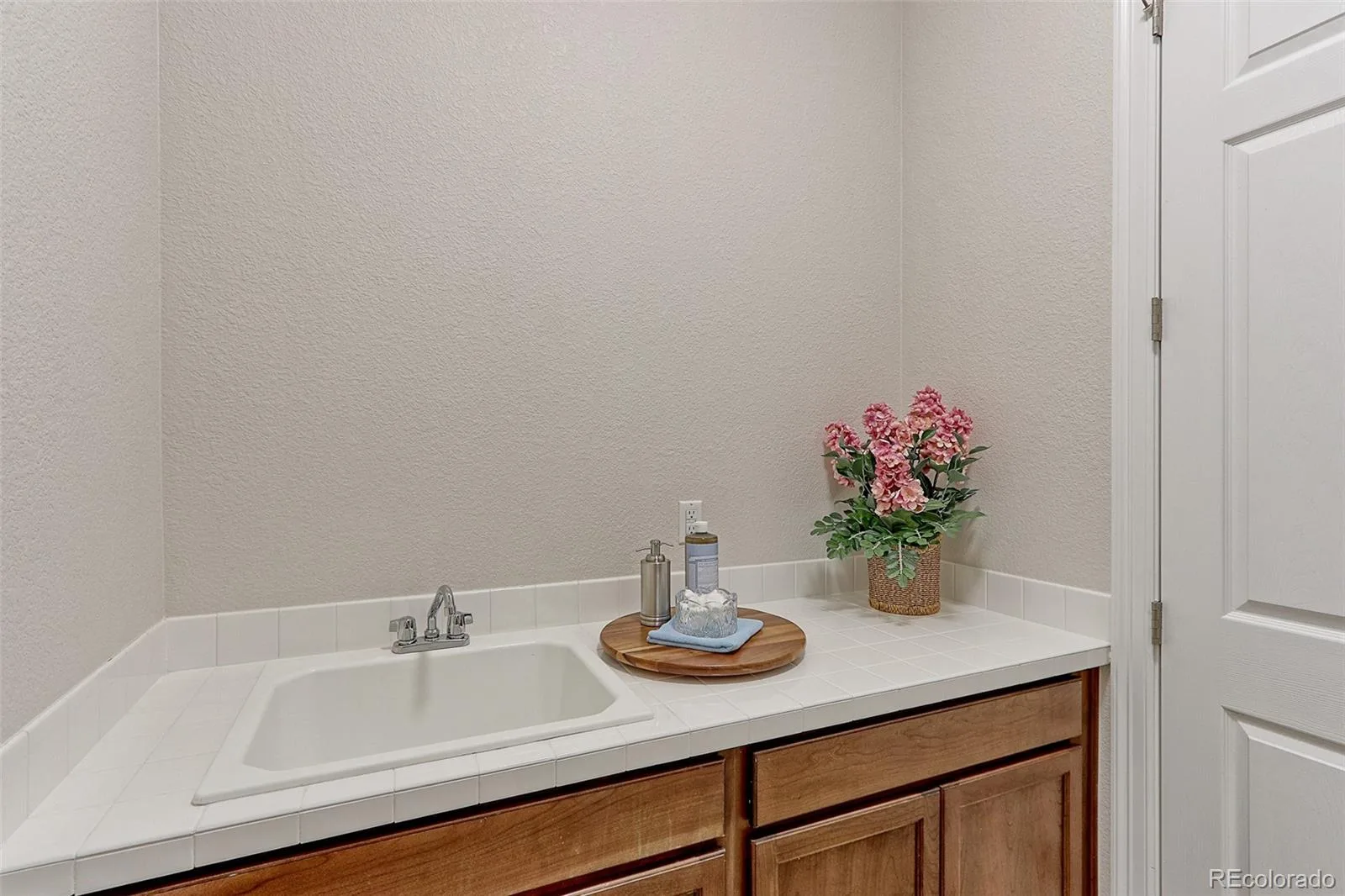 14043 Pinehurst Circle Broomfield CO 80023 | MLS #REC8553069 08212026214638 1600 19