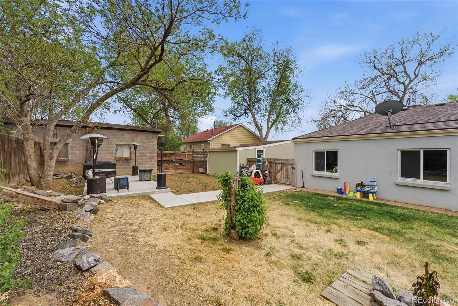 5315 W Shirley Place Lakewood CO 80232 MLS #REC8553152 04302026165135 1600 16