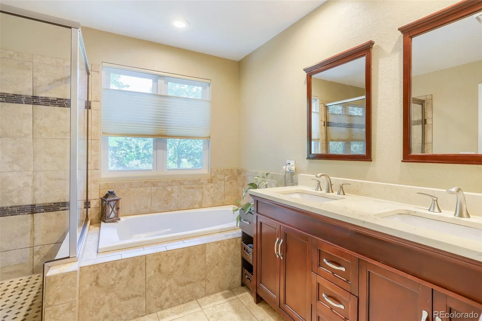 14265 W Warren Drive Denver CO 80228 | MLS #REC8554037 08142026005417 1600 24