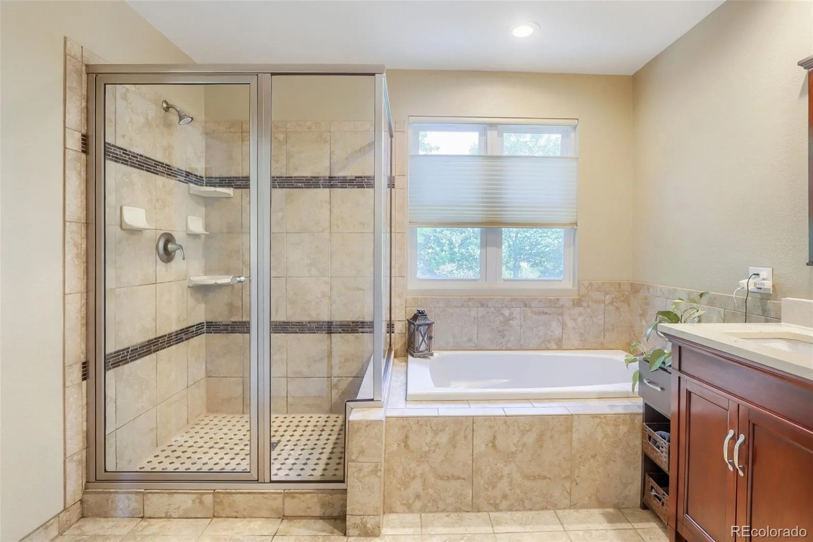 14265 W Warren Drive Denver CO 80228 | MLS #REC8554037 08142026005417 1600 25