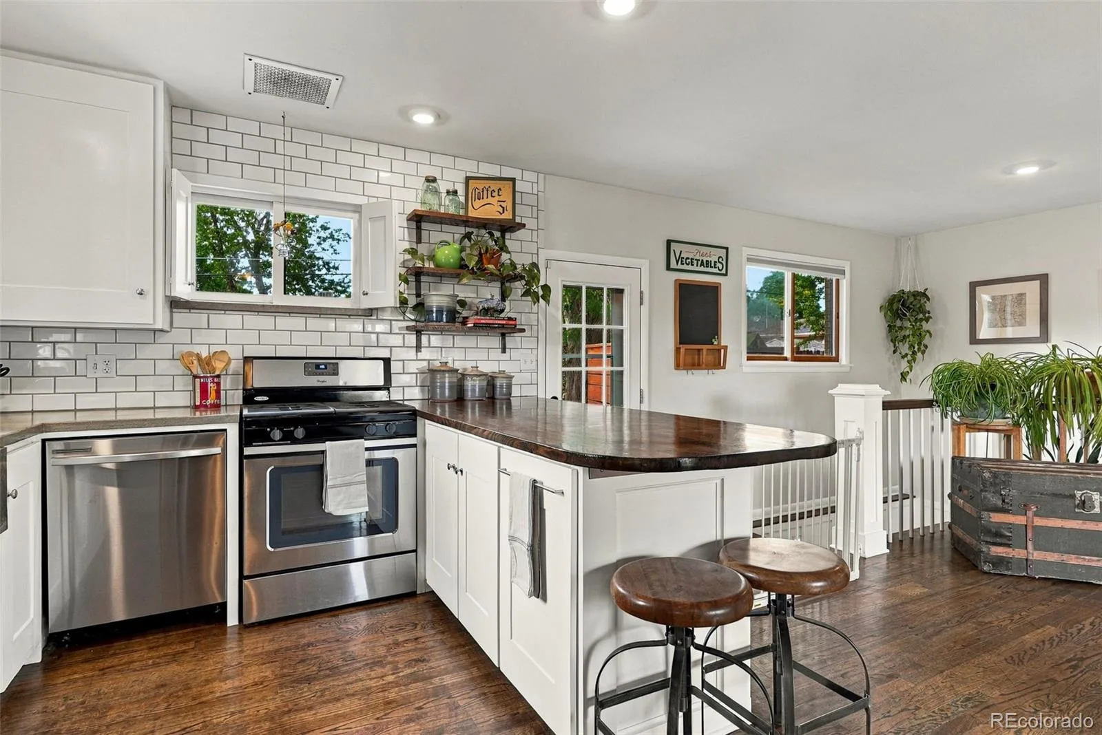 1663 S Vrain Street Denver CO 80219 | MLS #REC8554098 10012026155013 1600 14