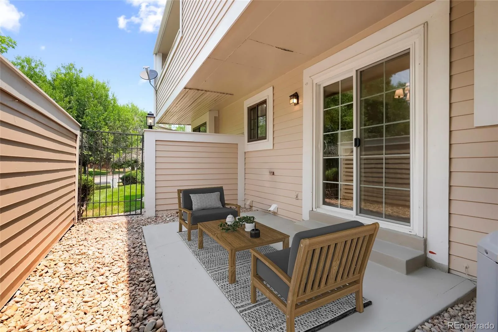 80 S Evanston Way Aurora CO 80012 | MLS #REC8557380 08142026152606 1600 14