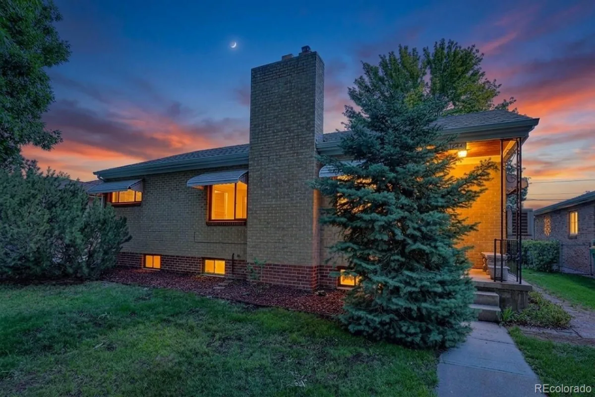 4344 S Acoma Street Englewood CO 80110 | MLS #REC8557592 08132026204126 1200 8
