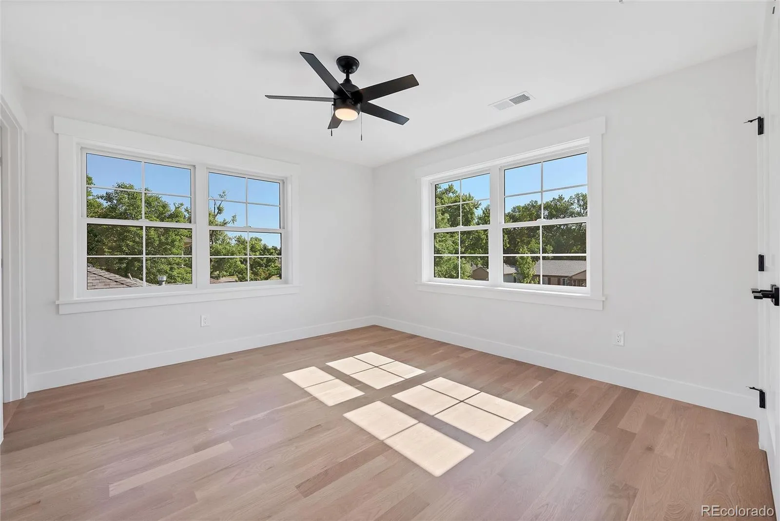 1035 N Leyden Street Denver CO 80220 MLS #REC8558167 05252026204824 1600 18