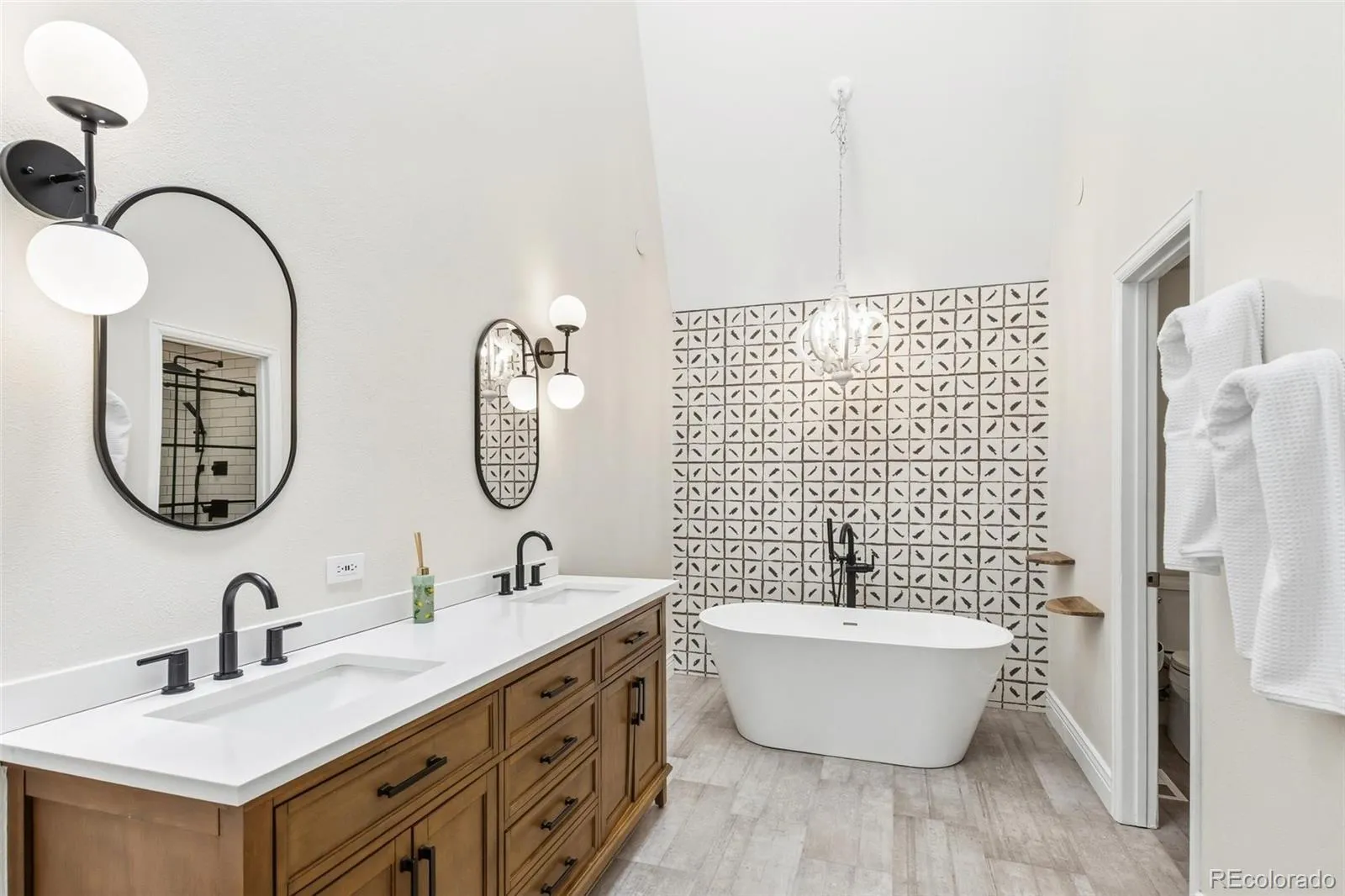 6096 S Alton Way Greenwood Village CO 80111 MLS #REC8559529 05092026022530 1600 24