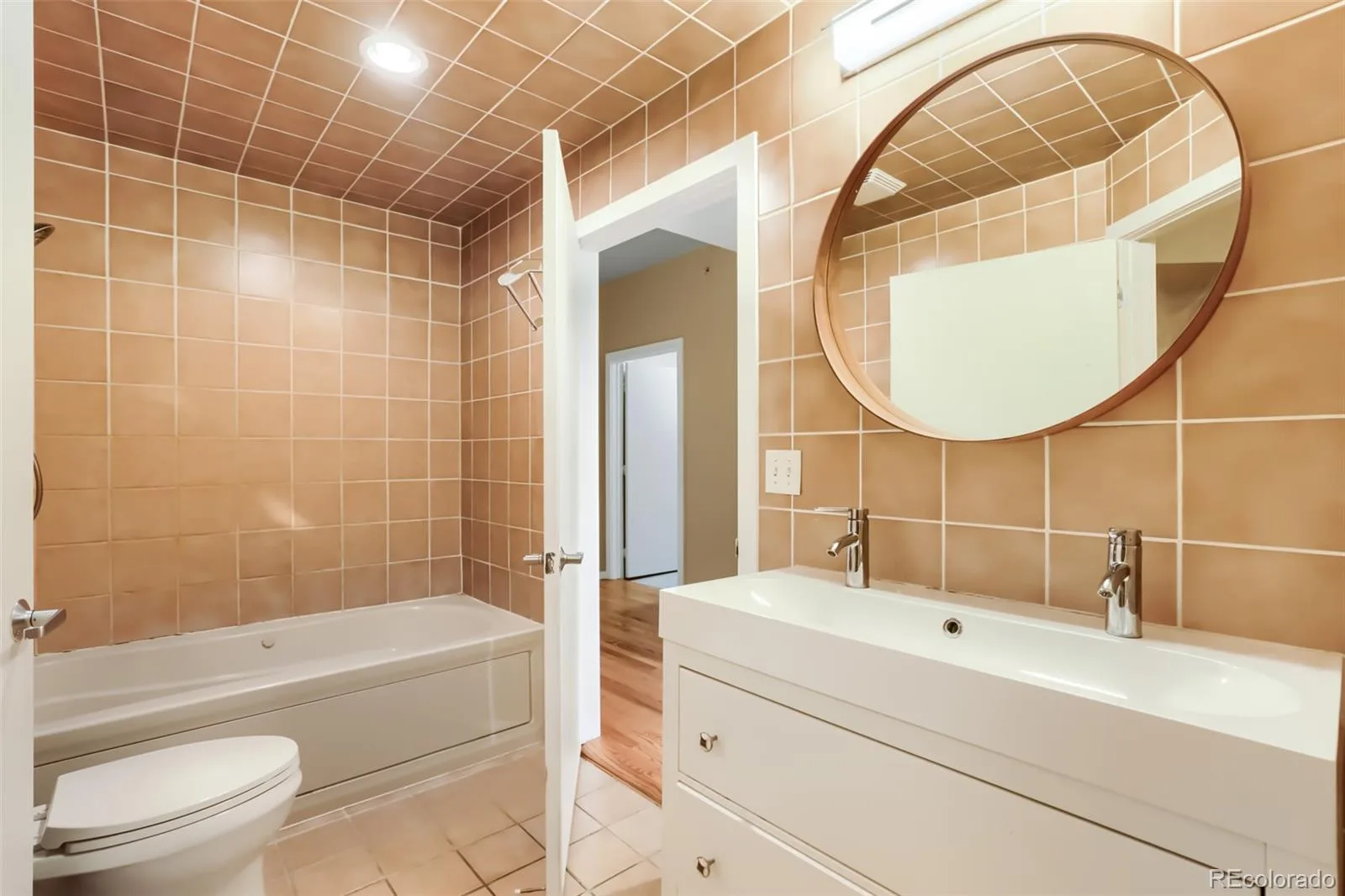 275 S Harrison Street #107 Denver CO 80209 | MLS #REC8560834 08202026180954 1600 11