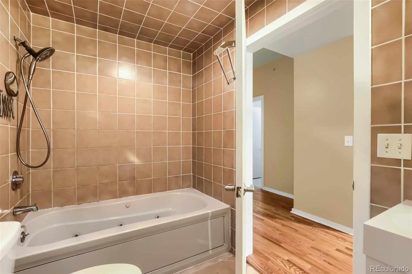 275 S Harrison Street #107 Denver CO 80209 | MLS #REC8560834 08202026180954 1600 12