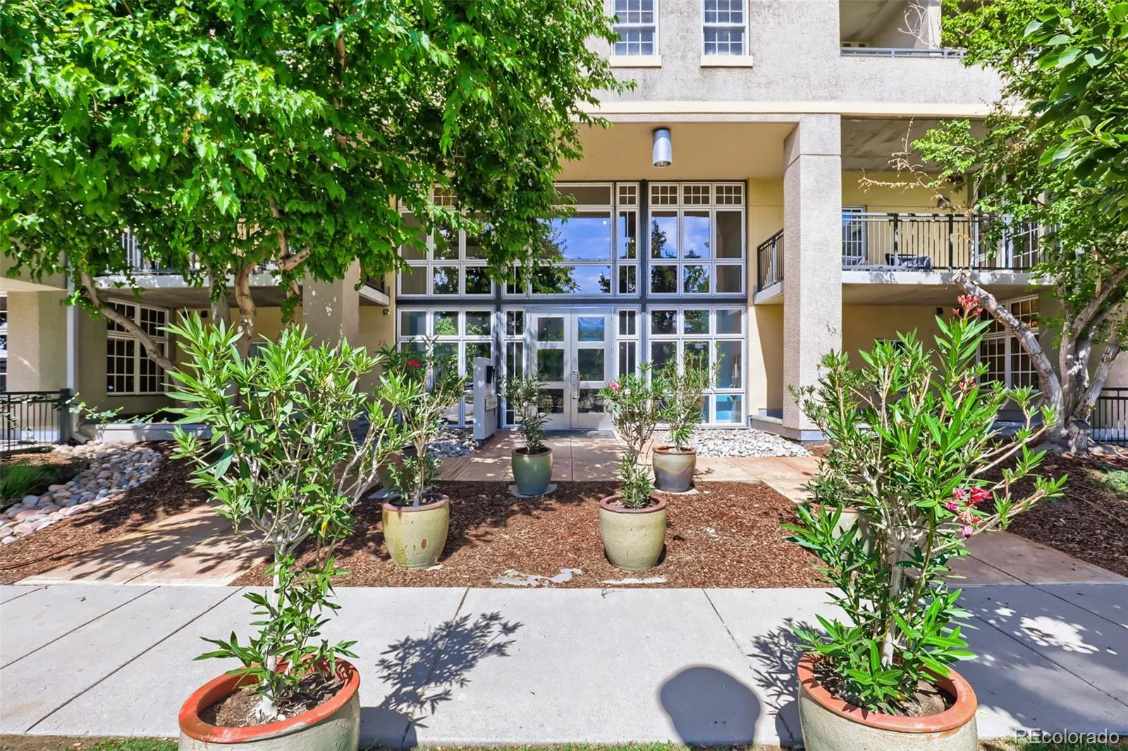 275 S Harrison Street #107 Denver CO 80209 | MLS #REC8560834 08202026180954 1600 26