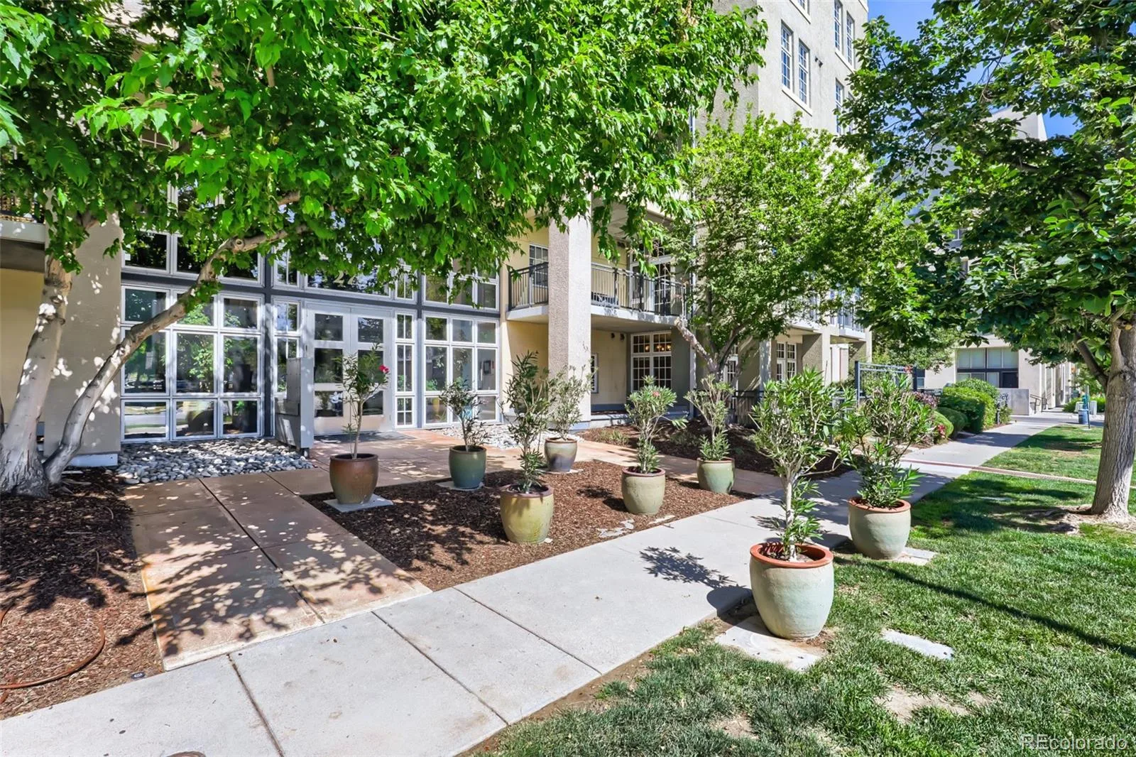 275 S Harrison Street #107 Denver CO 80209 | MLS #REC8560834 08202026180954 1600 27