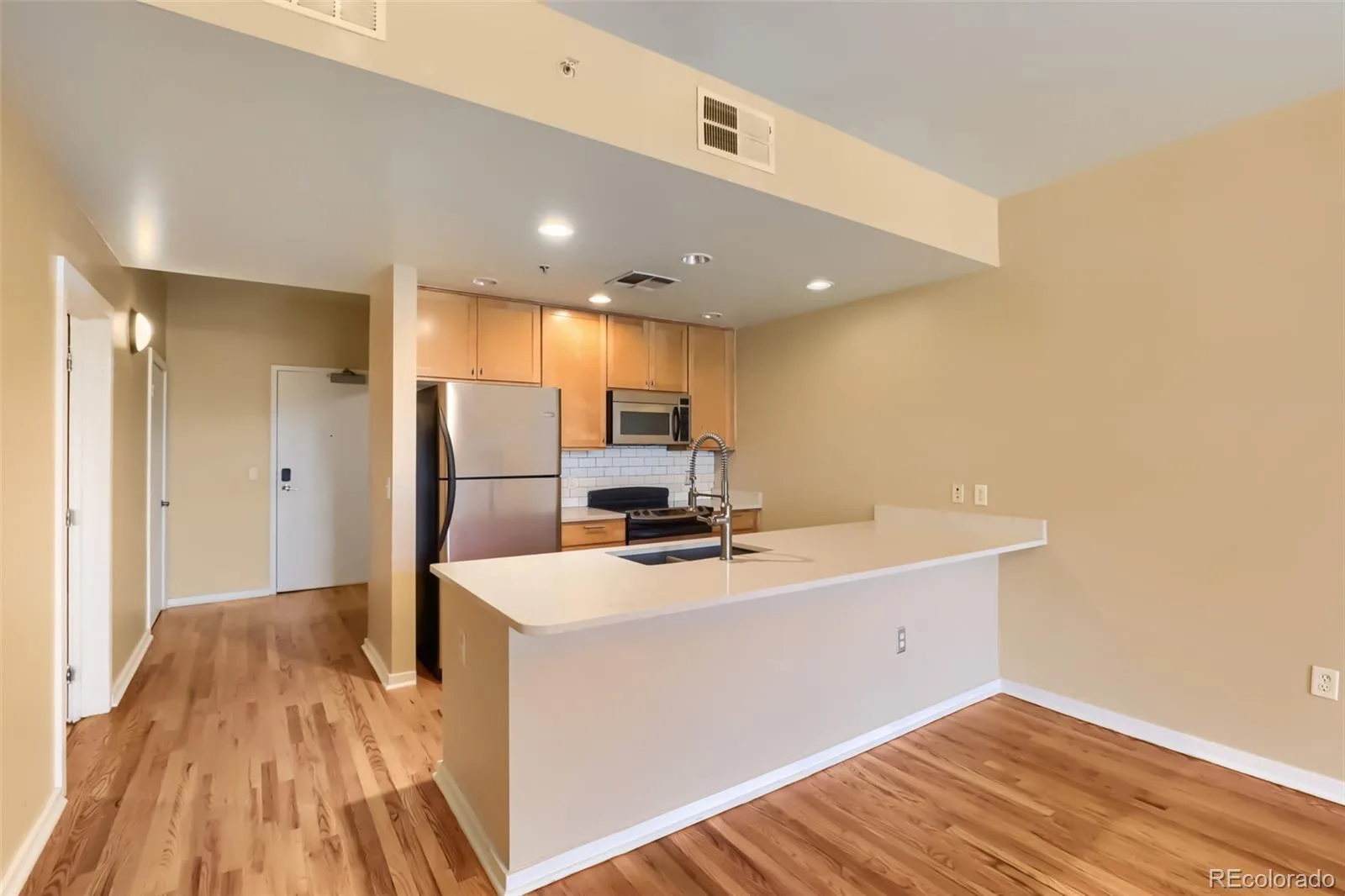 275 S Harrison Street #107 Denver CO 80209 | MLS #REC8560834 08202026180954 1600 6