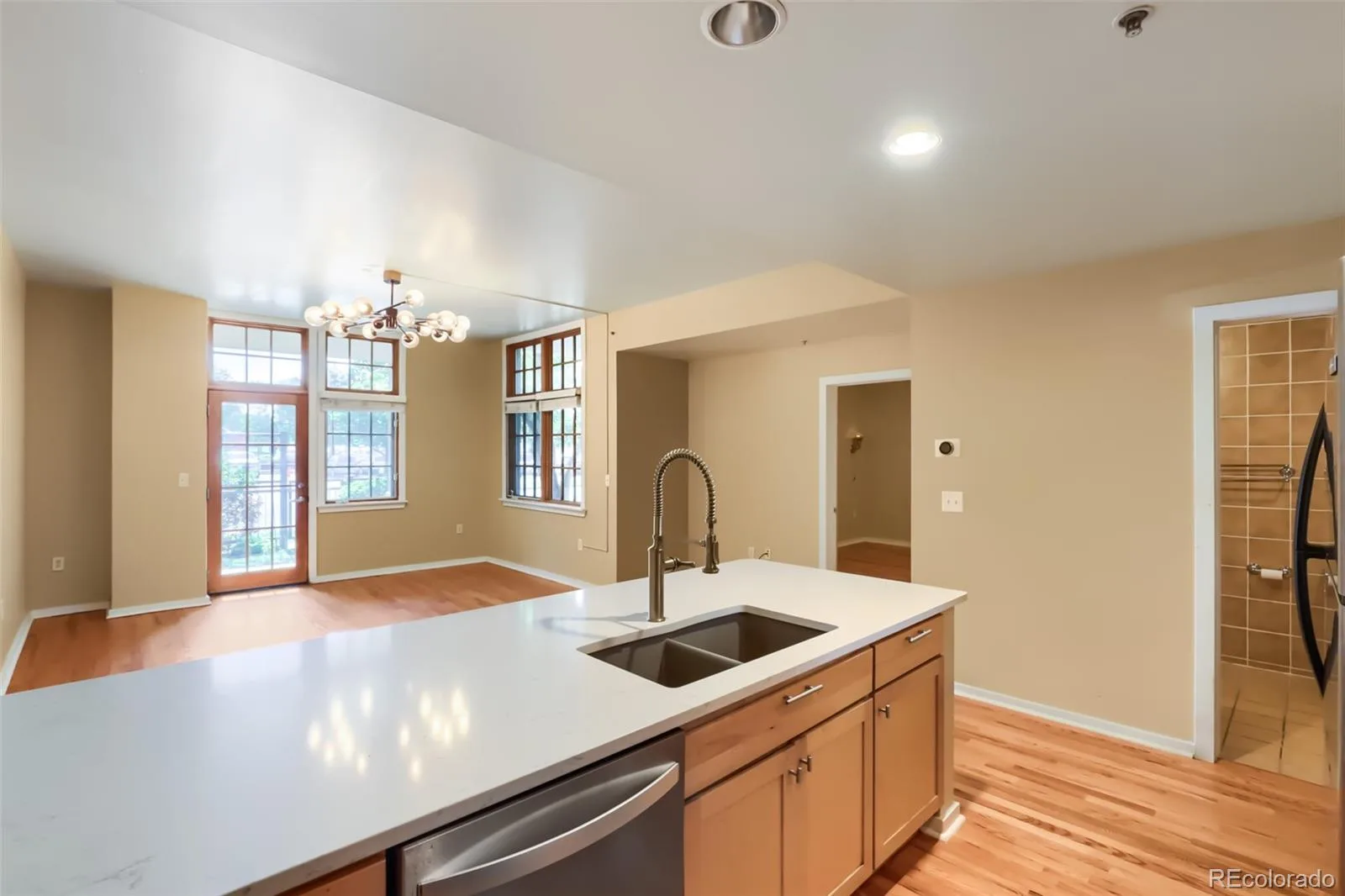 275 S Harrison Street #107 Denver CO 80209 | MLS #REC8560834 08202026180954 1600 7