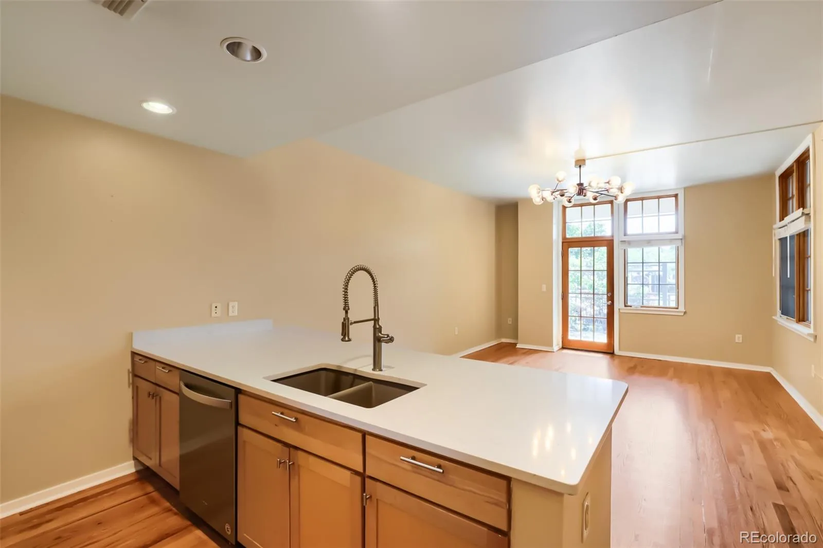 275 S Harrison Street #107 Denver CO 80209 | MLS #REC8560834 08202026180954 1600 8