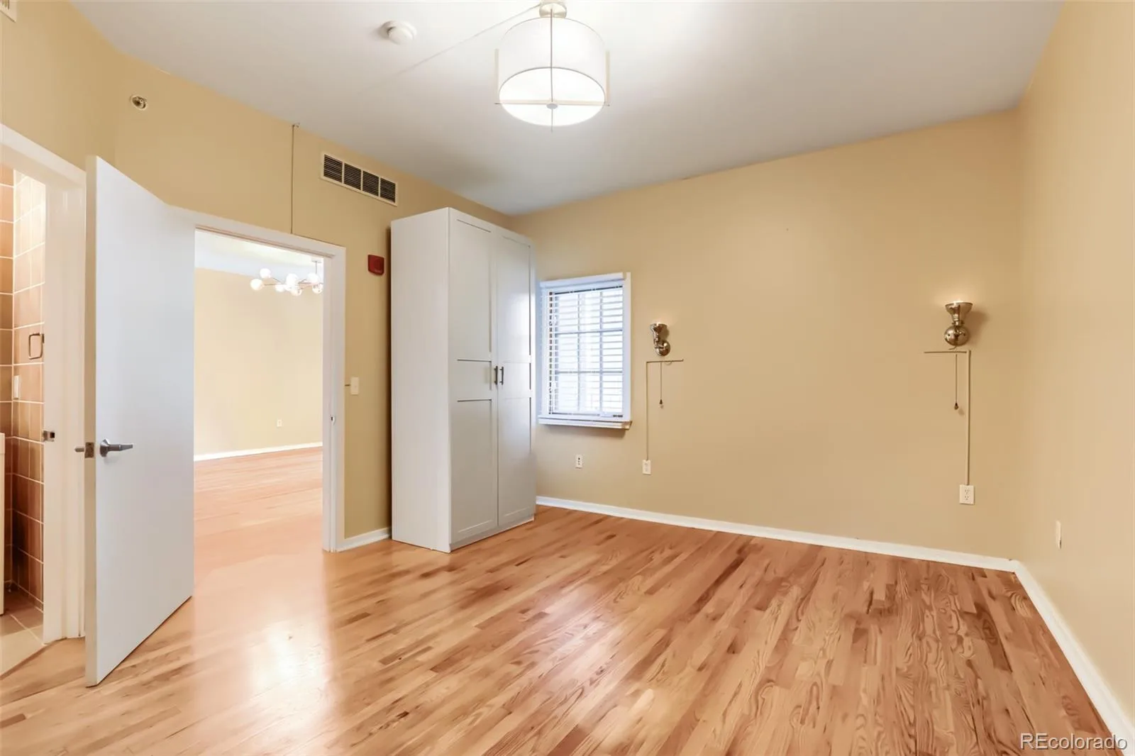 275 S Harrison Street #107 Denver CO 80209 | MLS #REC8560834 08202026180954 1600 9