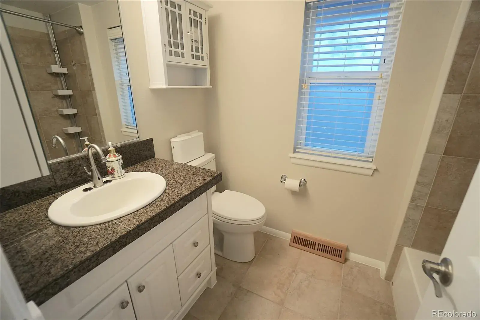 11104 W San Juan Range Road Littleton CO 80127 MLS #REC8561522 03062026220948 1600 21