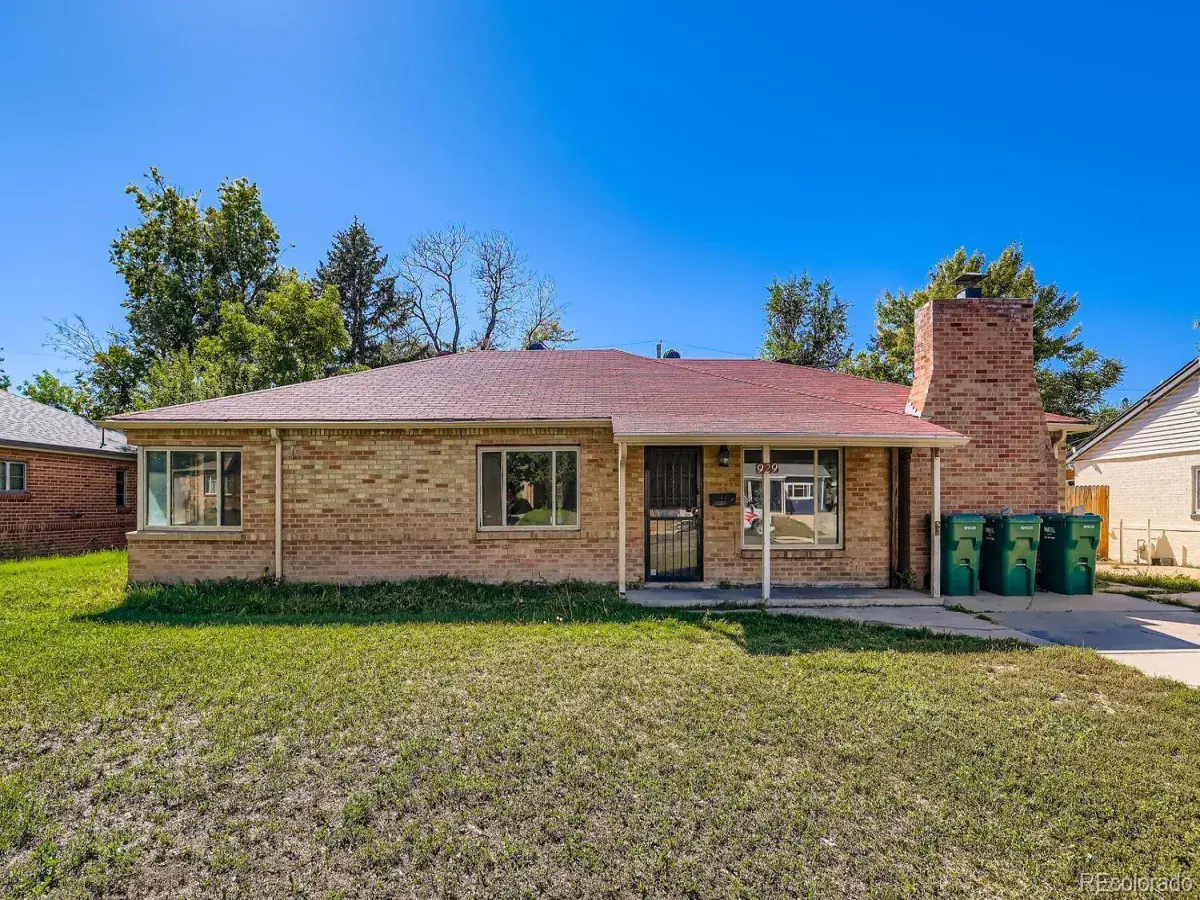 929 Quentin Street Aurora CO 80011 MLS #REC8563849 01102026010130 1200 1