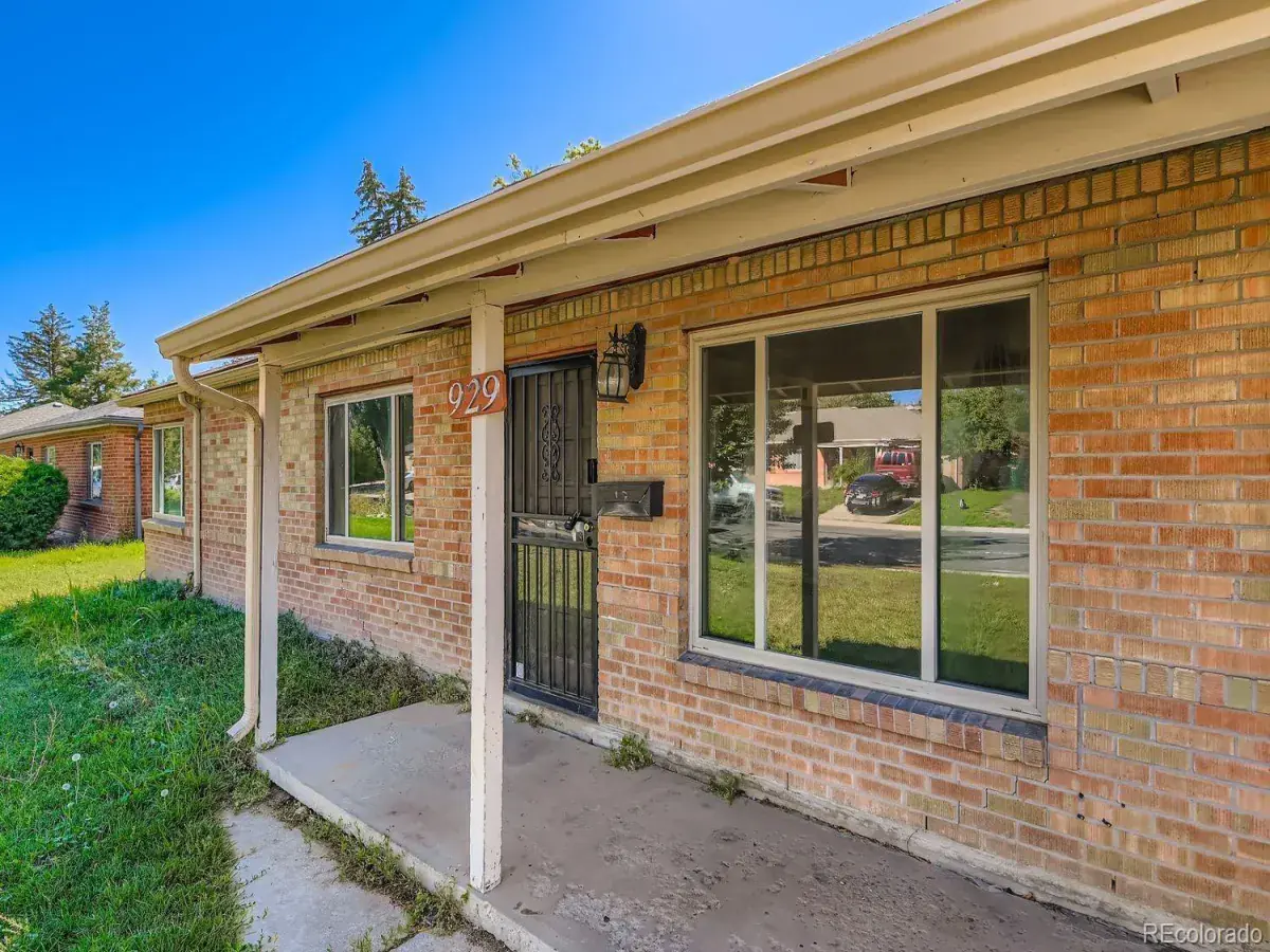 929 Quentin Street Aurora CO 80011 MLS #REC8563849 01102026010130 1200 2