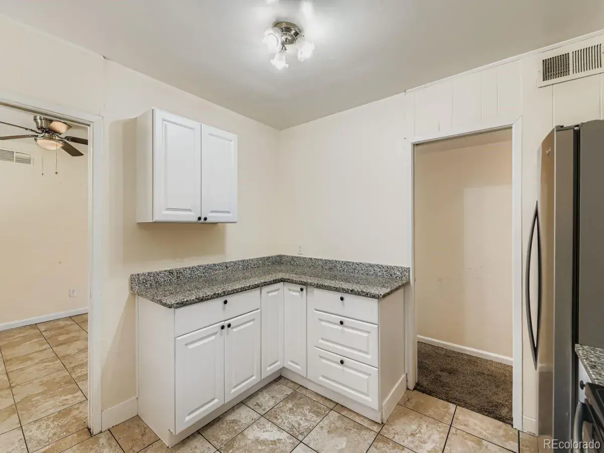 929 Quentin Street Aurora CO 80011 MLS #REC8563849 01102026010130 1200 8