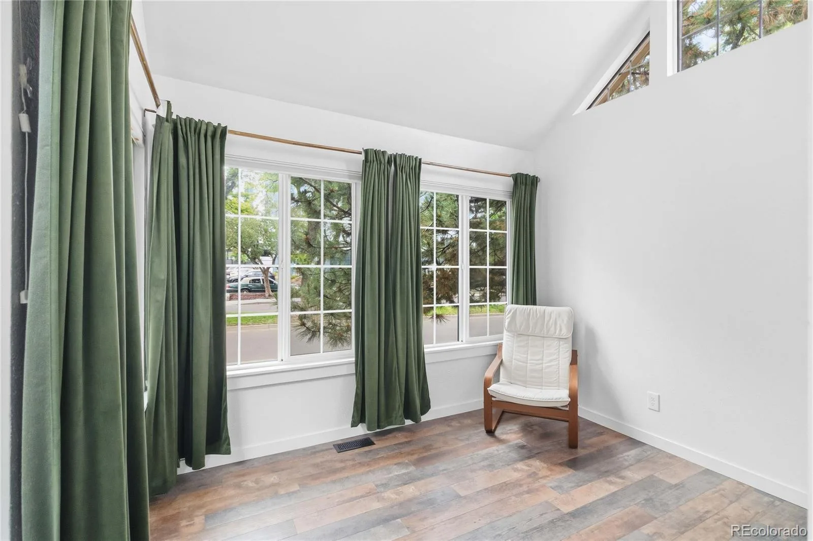 910 S Dahlia Street #A Denver CO 80246 MLS #REC8569624 06082026210128 1600 10