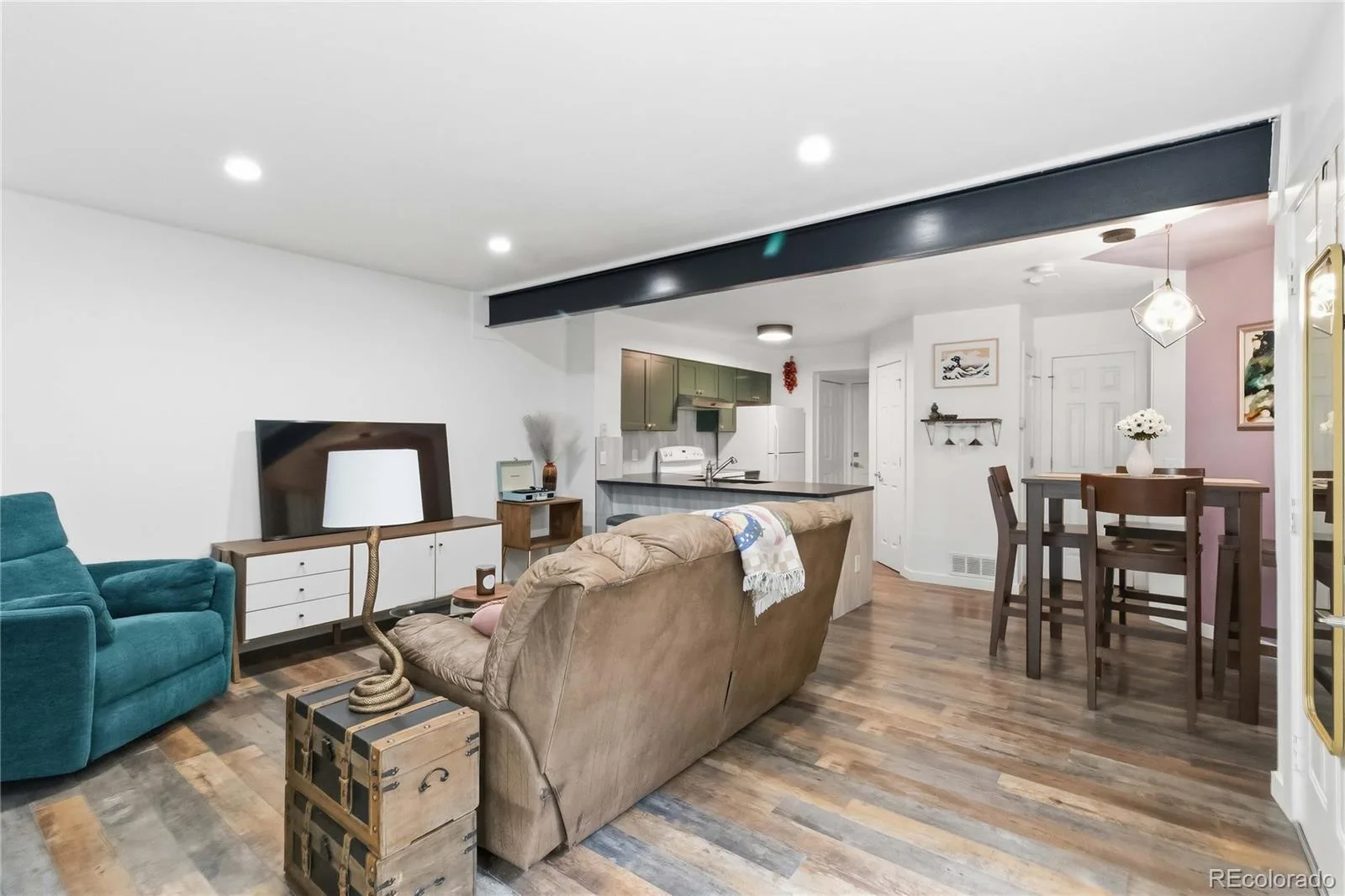 910 S Dahlia Street #A Denver CO 80246 MLS #REC8569624 06082026210128 1600 12