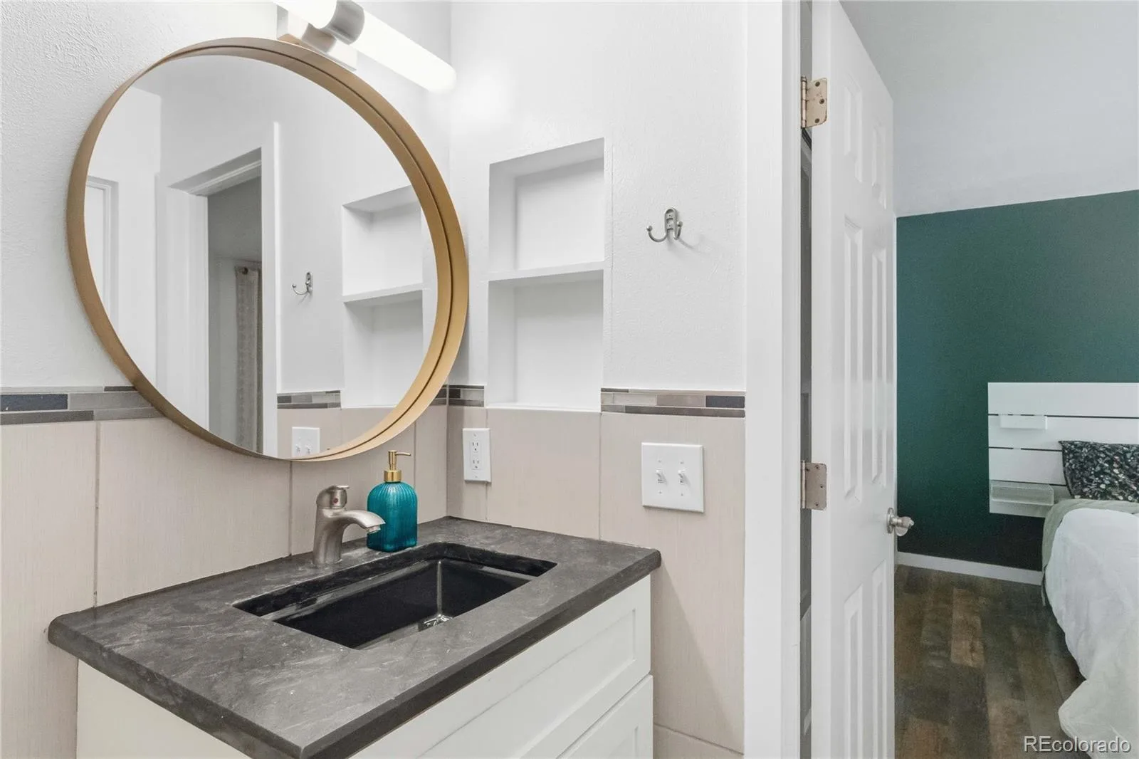 910 S Dahlia Street #A Denver CO 80246 MLS #REC8569624 06082026210128 1600 15