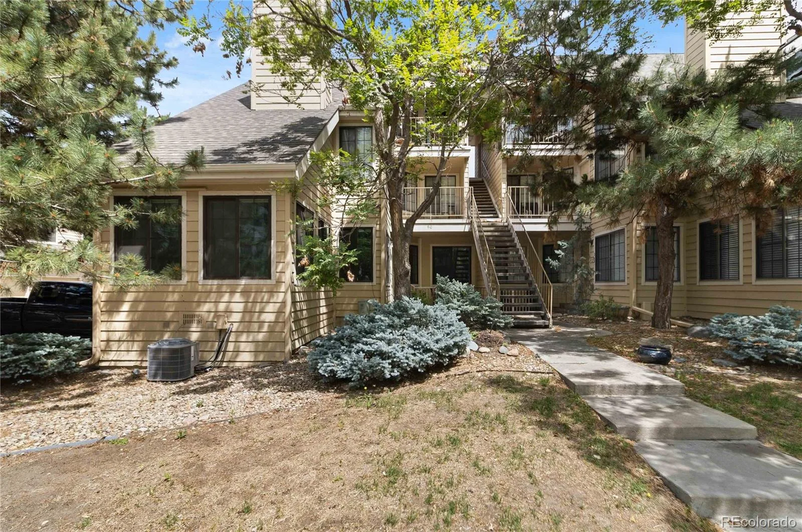 910 S Dahlia Street #A Denver CO 80246 MLS #REC8569624 06082026210128 1600 23