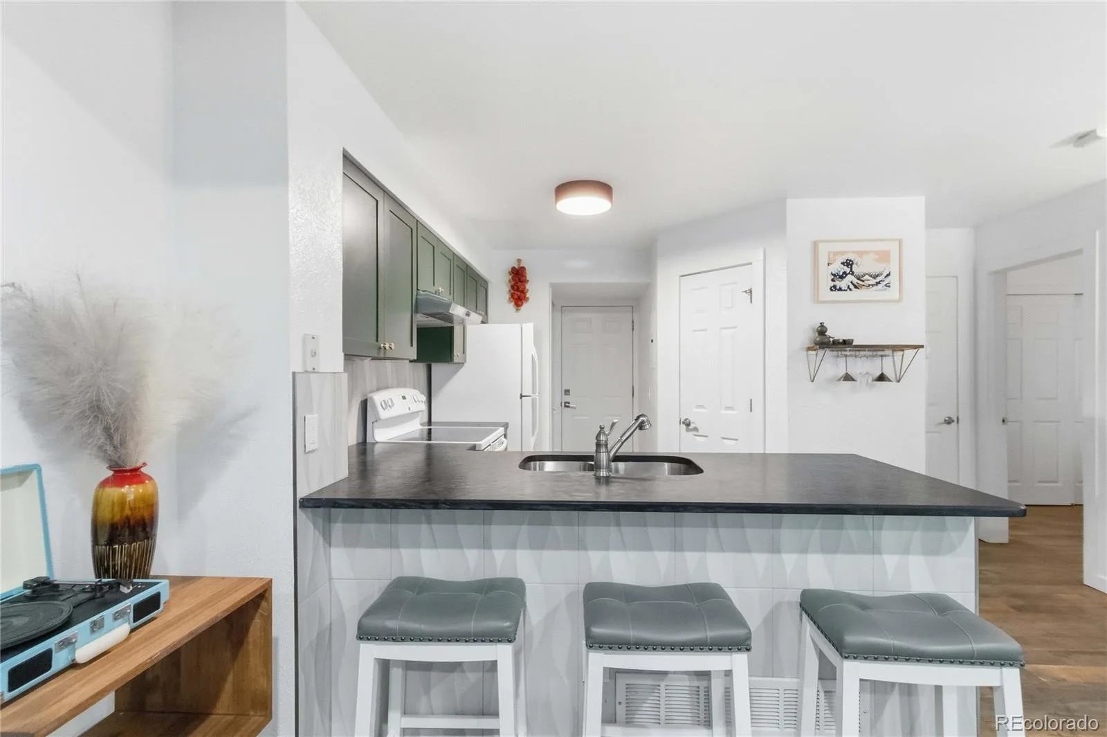 910 S Dahlia Street #A Denver CO 80246 MLS #REC8569624 06082026210128 1600 6
