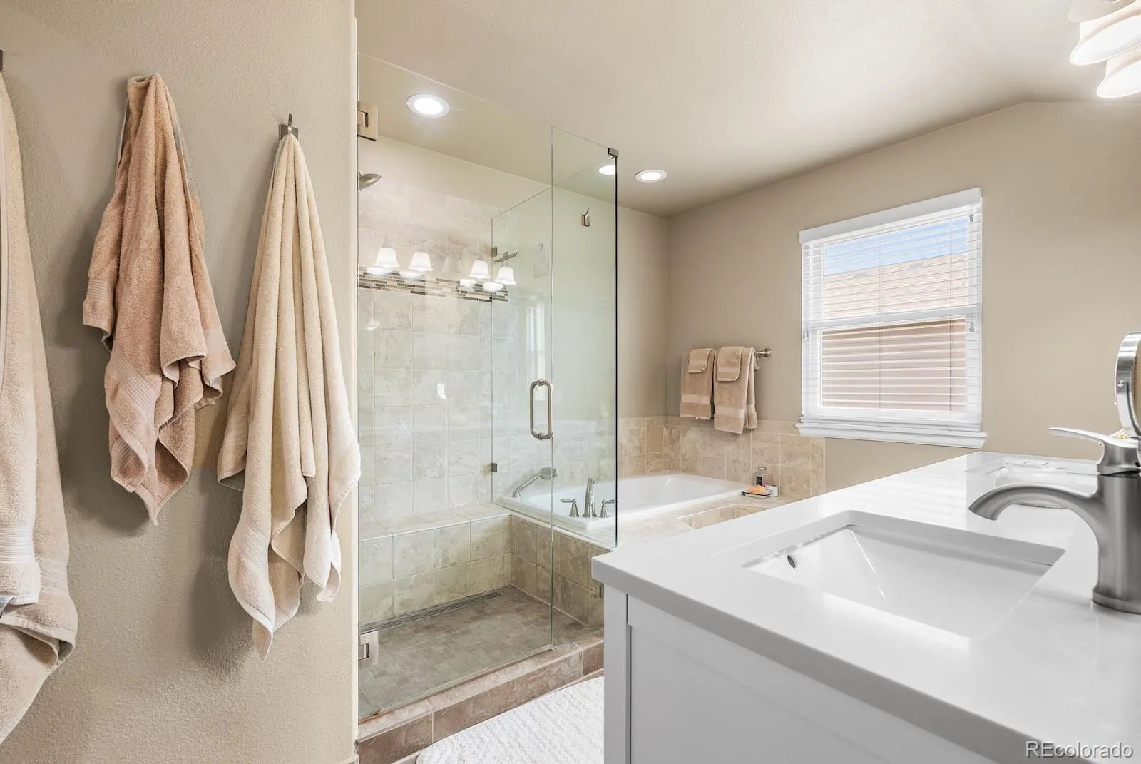 18829 E Berry Place Aurora CO 80015 MLS #REC8573806 05132026151152 1600 38