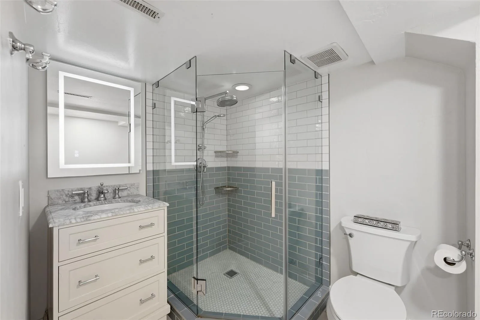 1121 S Cook Street Denver CO 80210 MLS #REC8576124 06112026171835 1600 34