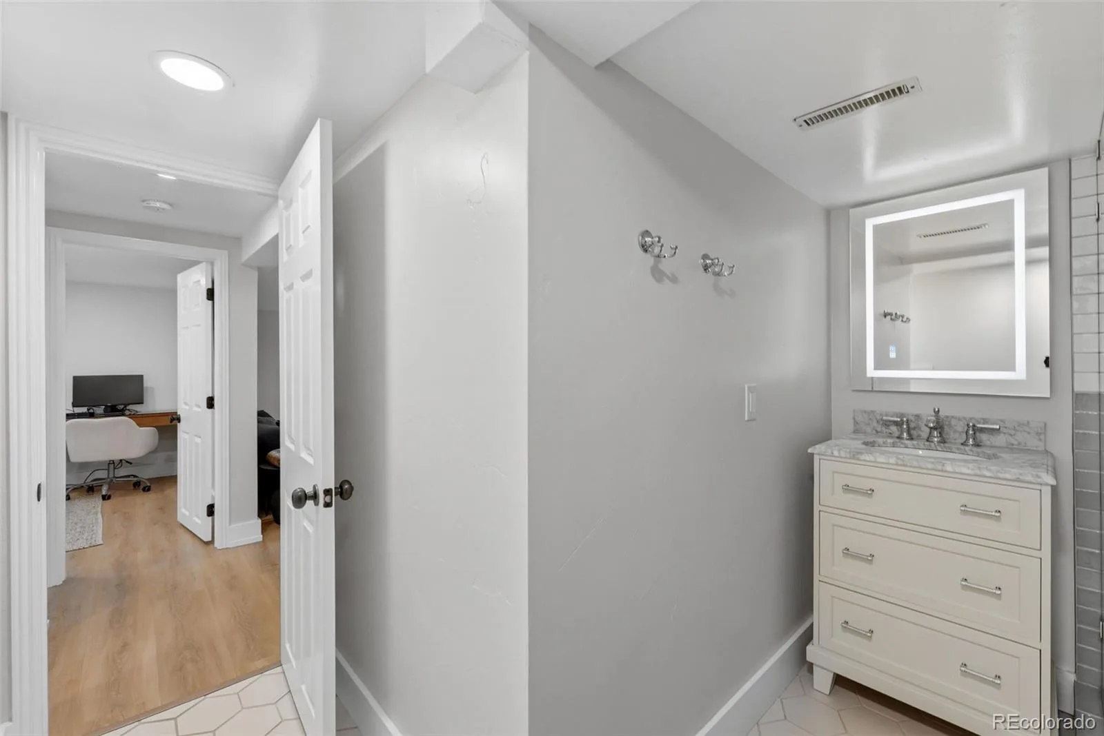 1121 S Cook Street Denver CO 80210 MLS #REC8576124 06112026171835 1600 35