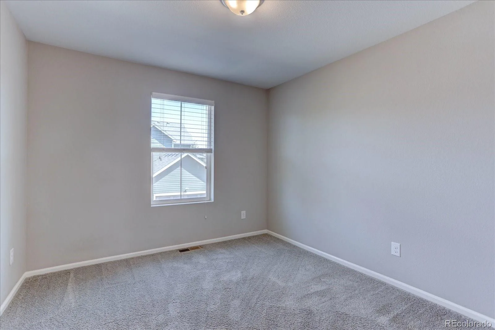 11279 E 25th Drive Aurora CO 80010 | MLS #REC8576876 08242026234512 1600 15