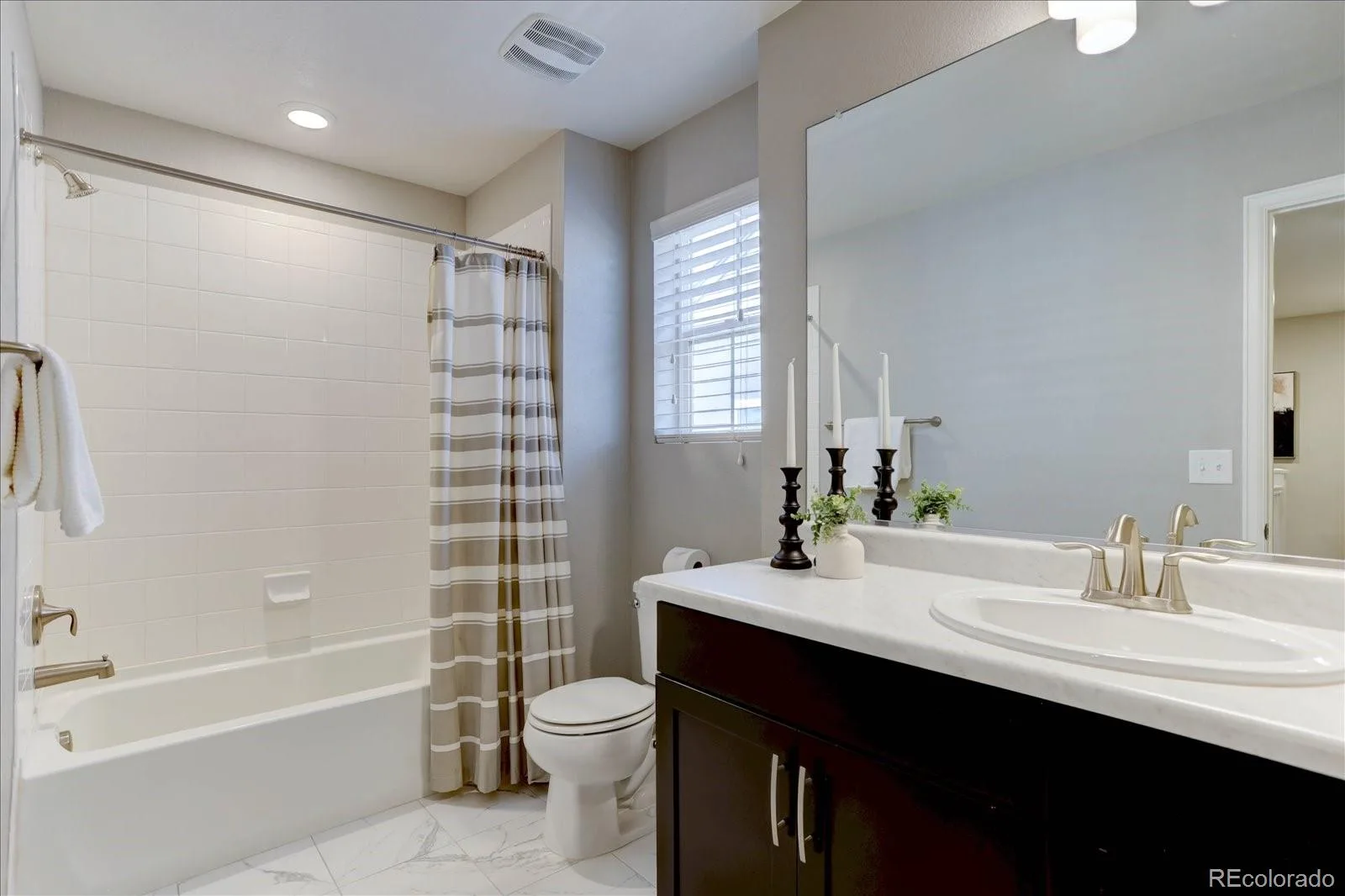 11279 E 25th Drive Aurora CO 80010 | MLS #REC8576876 08242026234512 1600 17