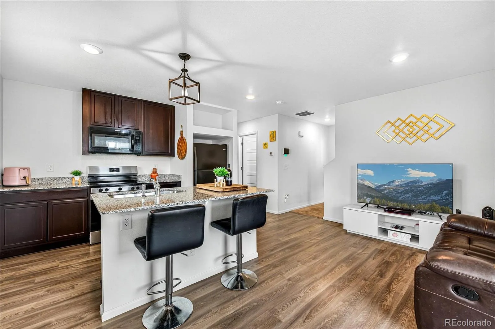 18592 E 54th Avenue Denver CO 80249 MLS #REC8577892 04202026164811 1600 6